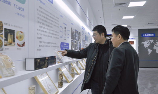 美年健康集团党委副书记、纪委书记赵阳莅临言鼎集团考察交流，共话健康新未来